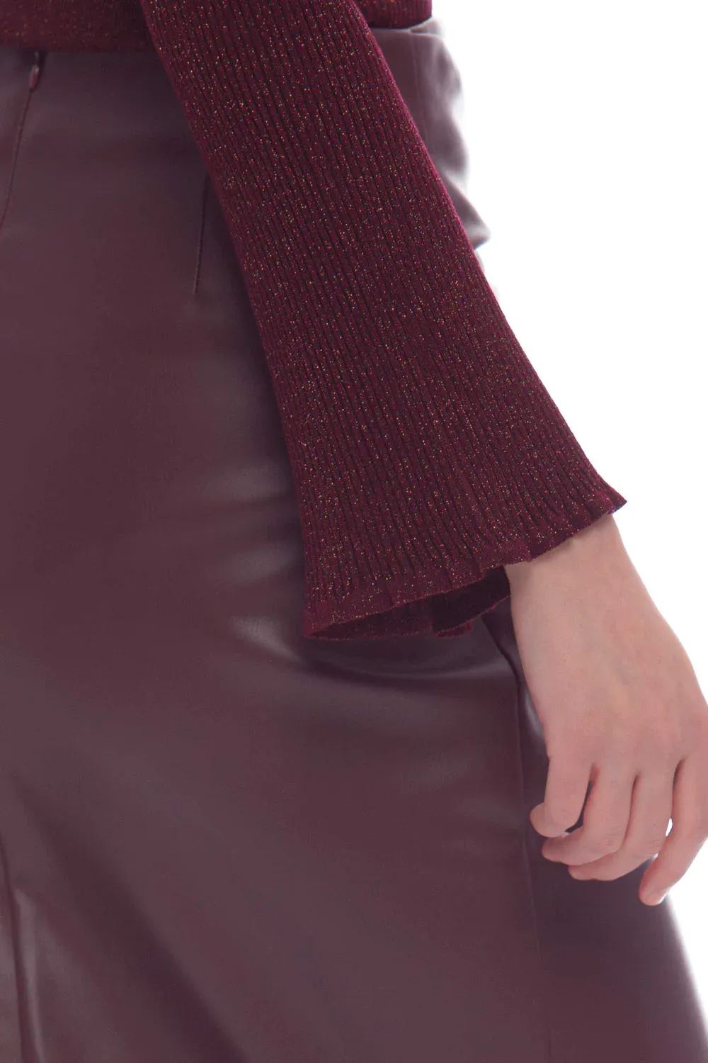 High Neck Sweater with Cut-Out / Bordeaux