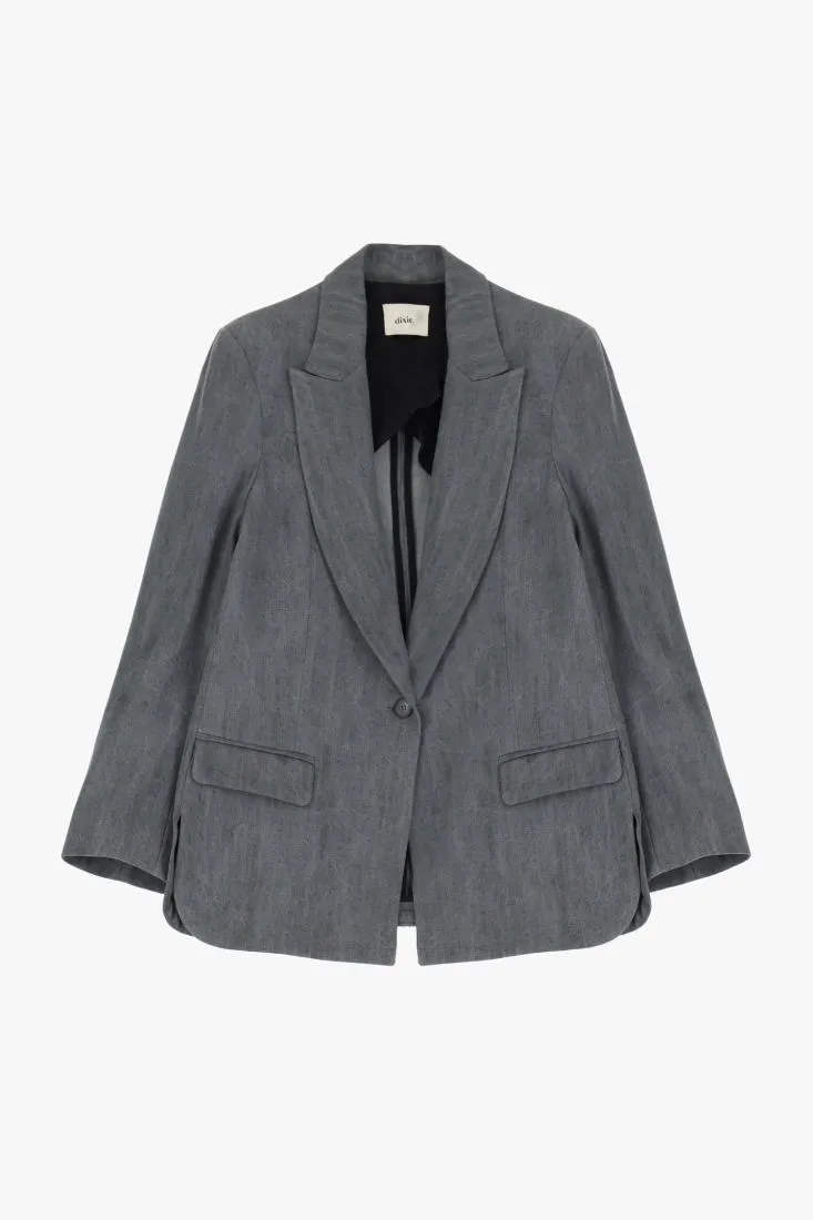  Single-button blazer with flap pockets    