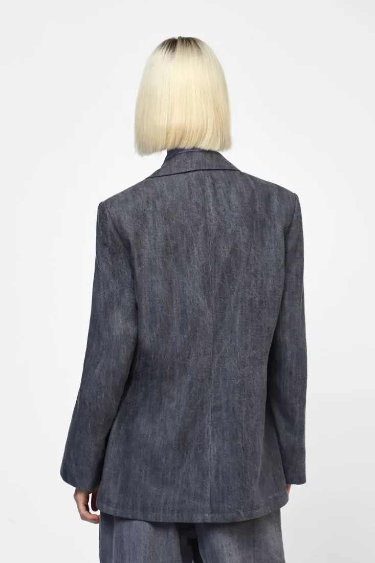  Single-button blazer with flap pockets    