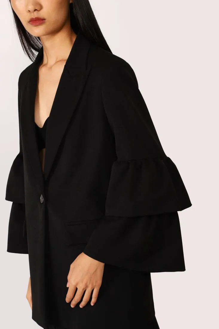  Solid-colour single-breasted blazer with ruffled sleeves    